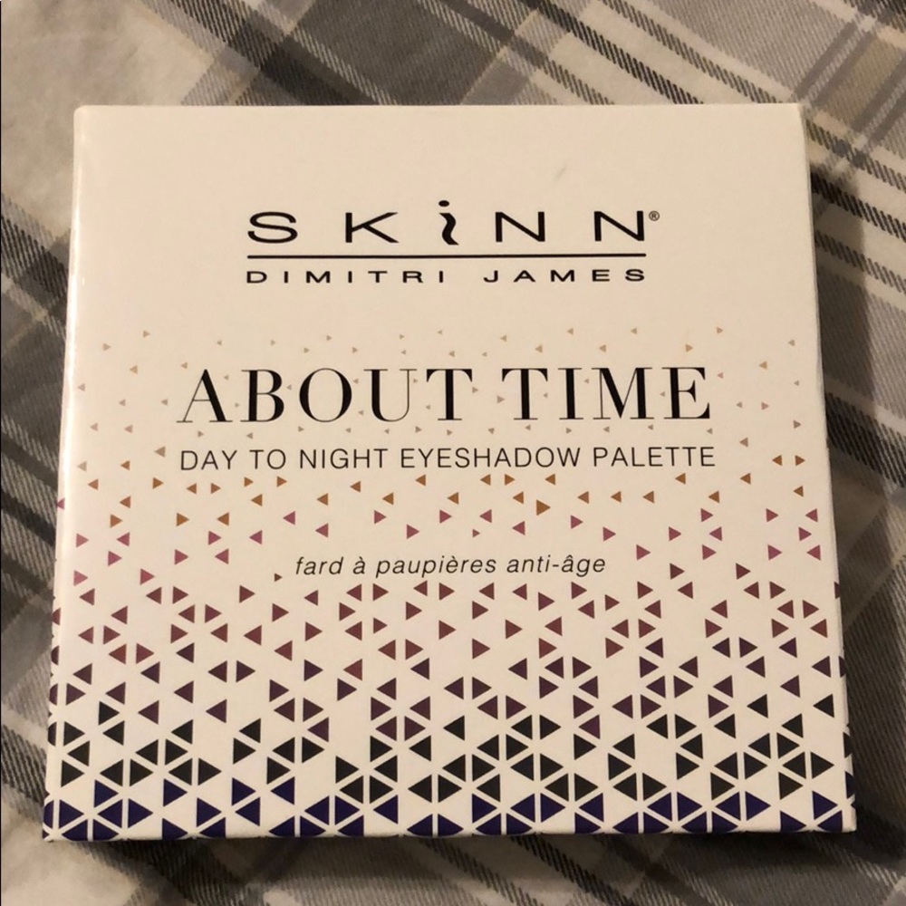 Skinn about time day to night eyeshadow palette